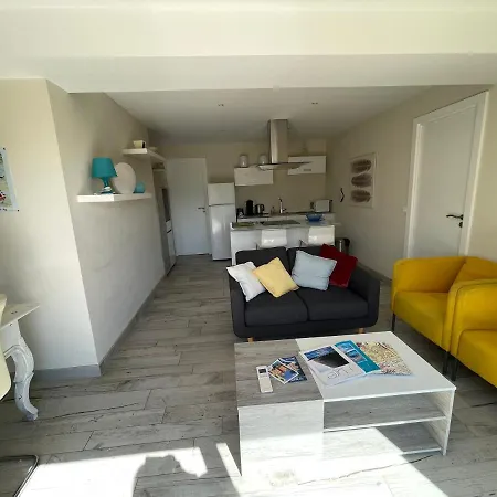 Les Moulins Apartment *