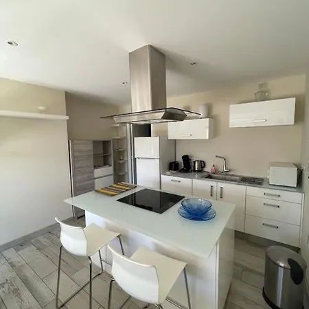 Les Moulins アパート